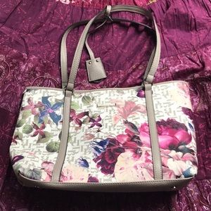 Beautiful Dana Buchman Purse